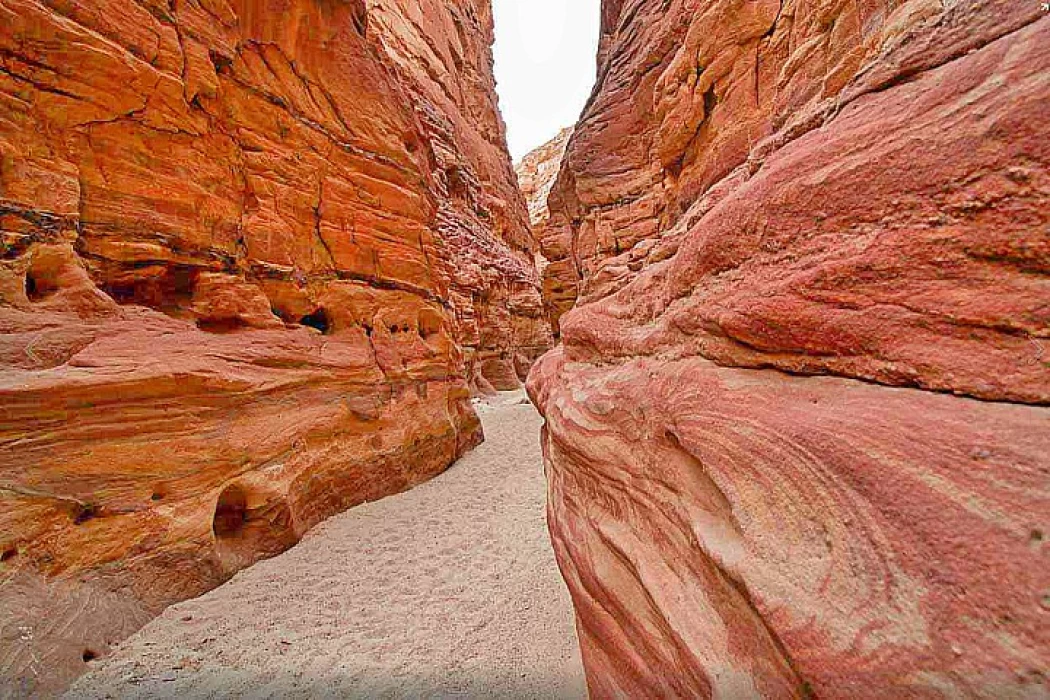 Cañón coloreado en Nuweiba